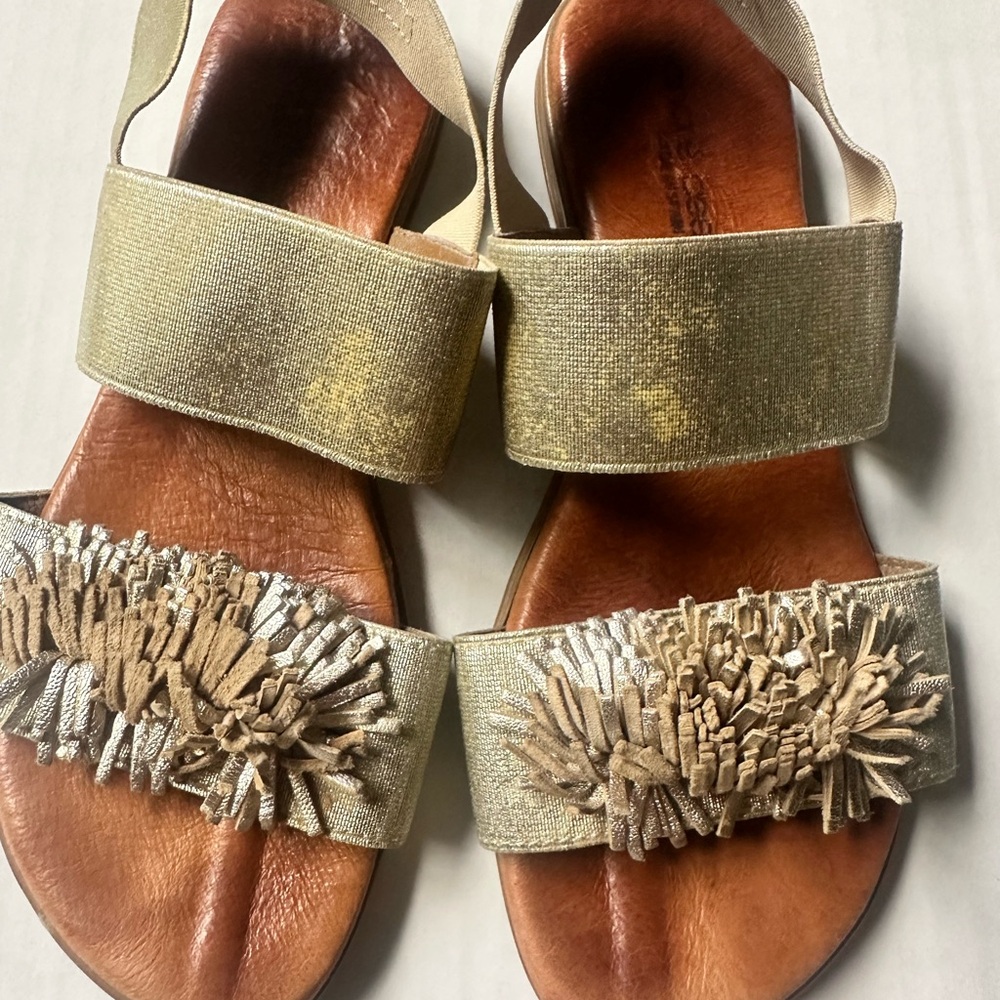 Women’s Andre Assous Gold Sandals size 6